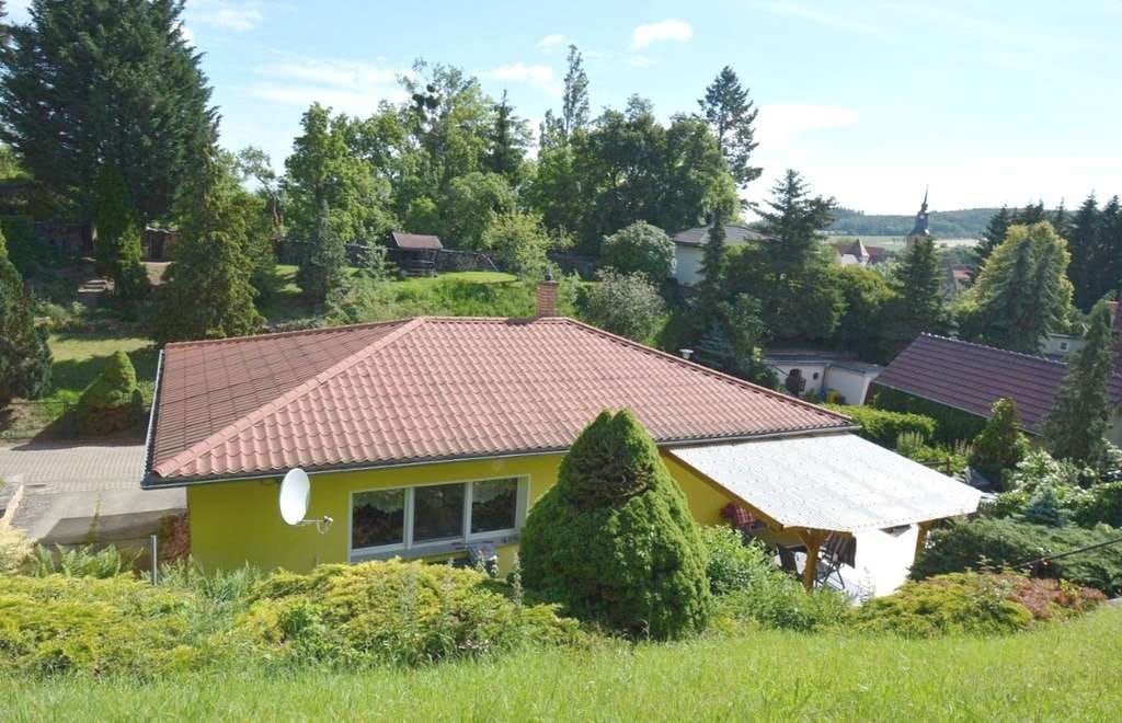 Immobilie in Falkenstein/Harz - Gepflegtes Einfamilienhaus am Harzrand mit großer Terrasse + Garage - Bild 2