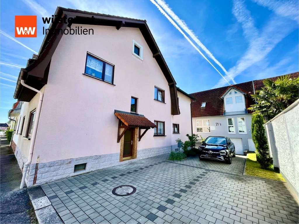 Immobilie in Ötigheim - *ZWEI HÄUSER mit 3 EINHEITEN auf einem Grundstück: Mit Terrasse, Garten, Balkone, Garage,Stellplätze - Bild 0