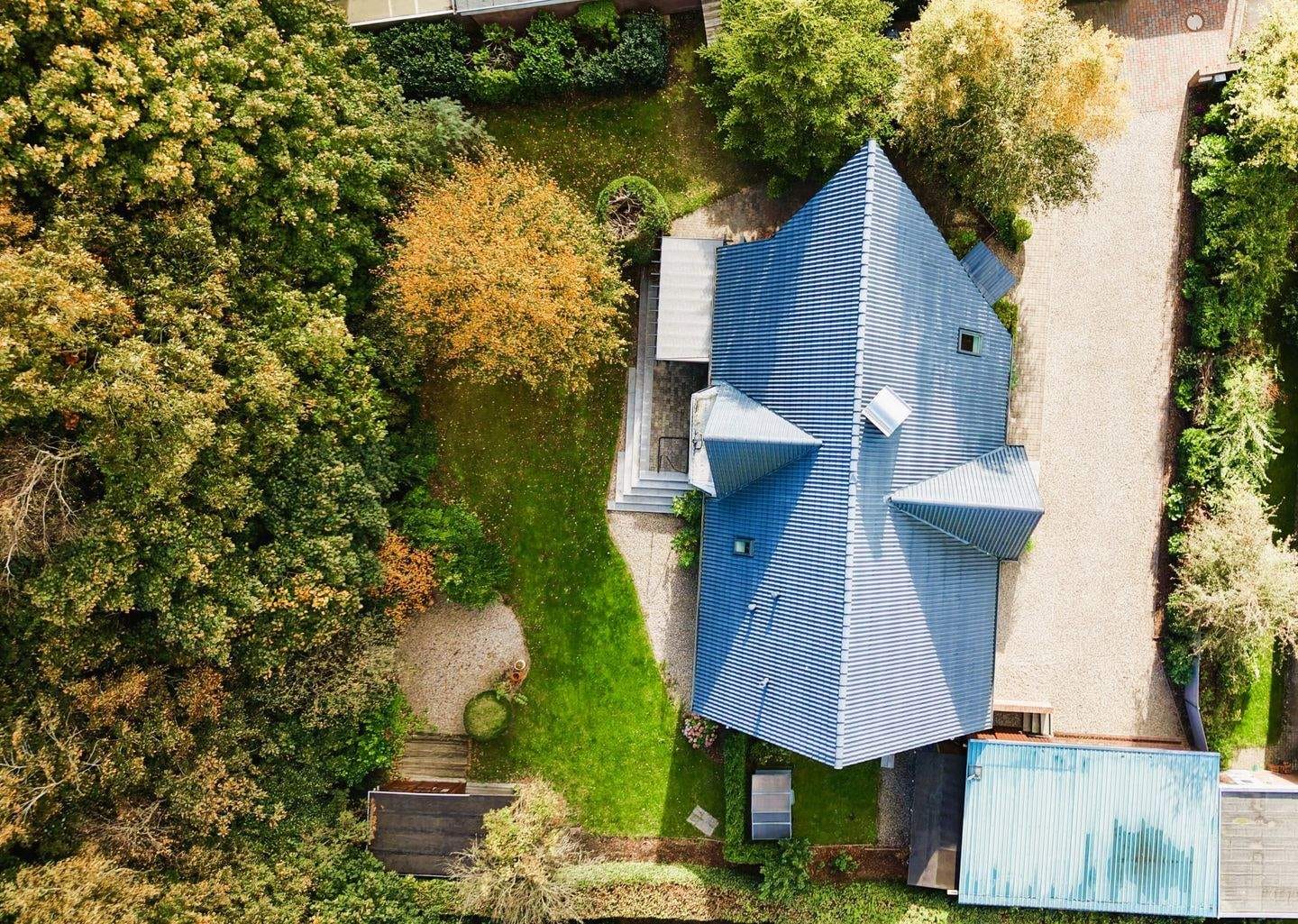 Immobilie in Mildstedt - Großzügiges Architektenhaus mit Einliegerwohnung, Souterrain & parkähnlichem Grundstück in Mildstedt - Bild 2