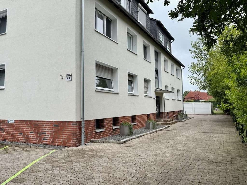 Immobilie in Langenhagen - Großzügiges Wohnen über zwei Ebenen – 5-Zimmer-Maisonette-Wohnung in Langenhagen-Engelbostel - Bild 2