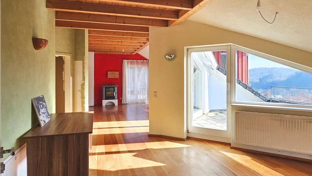 Immobilie in Deggenhausertal - Bezugsfreies 3-Familienhaus mit viel Potenzial. Sonnige Wohnlage mit herrlichem Weitblick - Bild 2