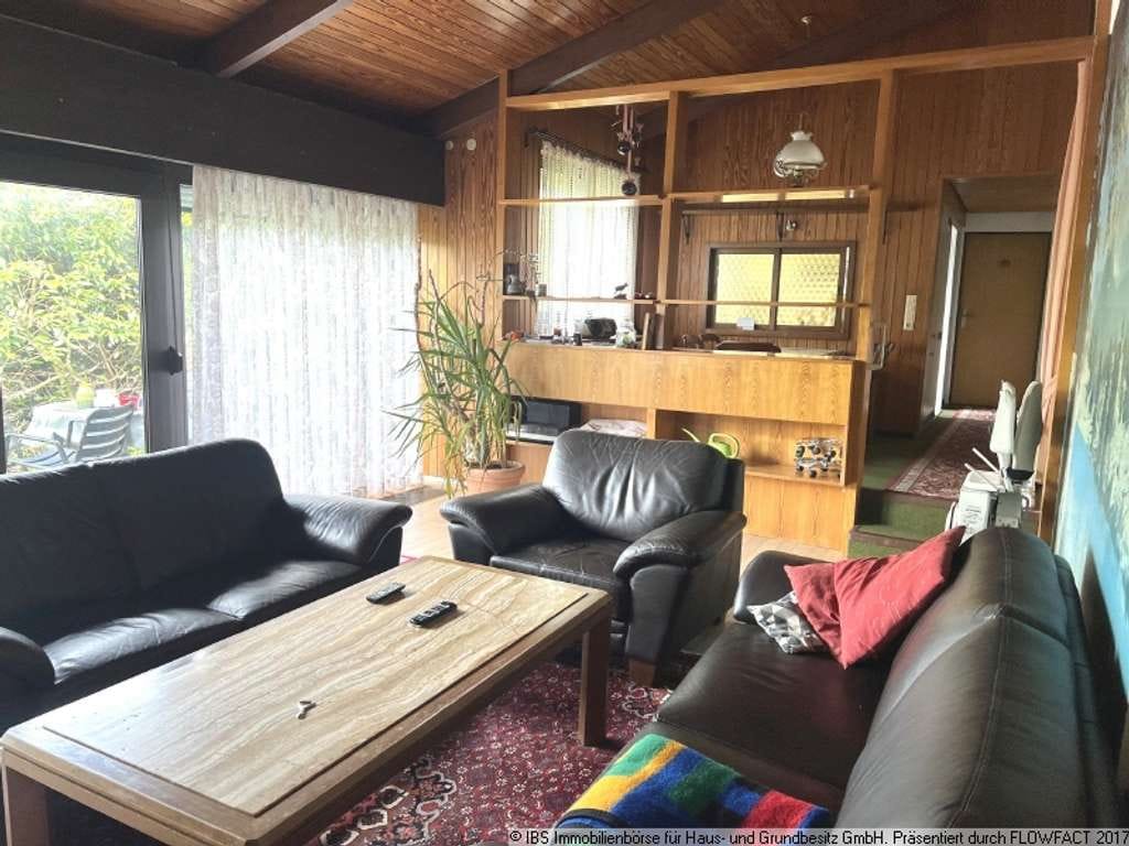 Immobilie in Blaufelden - RUHIG UND ZENTRAL: Gemütliches Einfamilienhaus mit Garten und Garage - Bild 2
