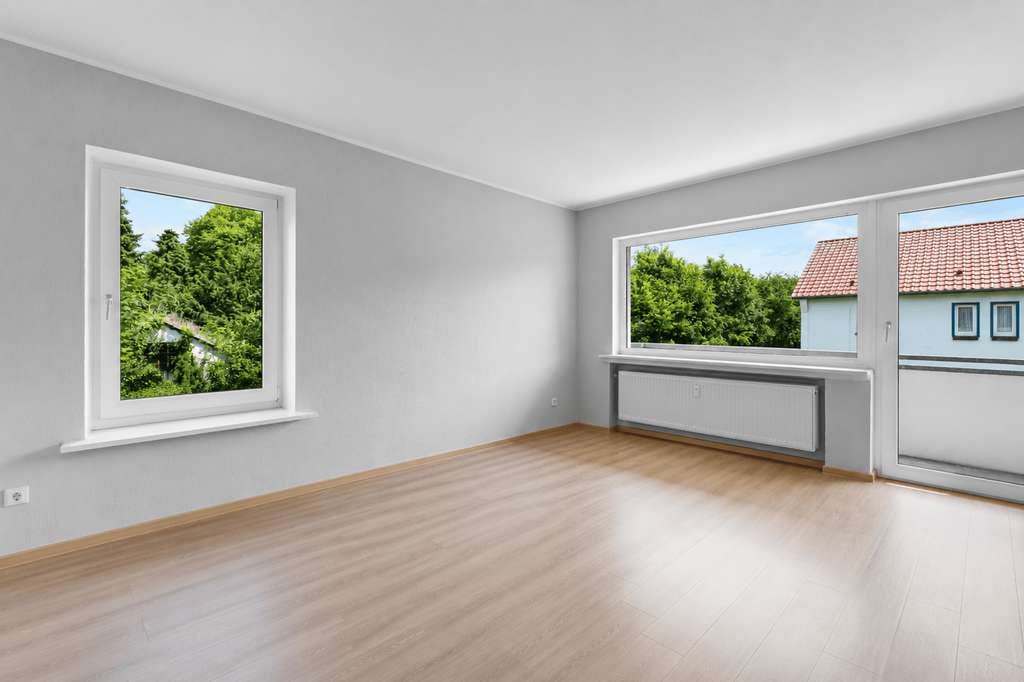 Immobilie in Brake - Mehr Raum. Mehr Möglichkeiten. Mehr Zuhause. - Eigentumswohnung in Brake mit Balkon & Platz - Bild 1