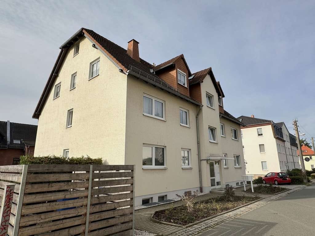 Immobilie in Wilkau-Haßlau - Gepflegte 4-Raum-Maisonette im 2.OG/DG mit Komfort-Bad u. Gäste-WC, zwei Stellplätze!  - Bild 3