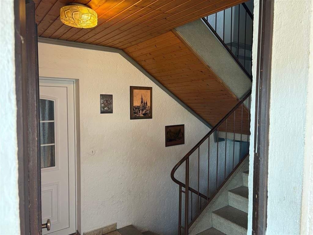 Immobilie in Blaubeuren - Gut vermietete 4 Zimmer- Erdgeschosswohnung mit Weitblick - Bild 2