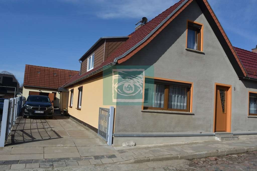 Immobilie in Bergen auf Rügen - Großes Einfamilienhaus mit ELW und viel Nebengelass in Bergen auf Rügen! - Bild 1