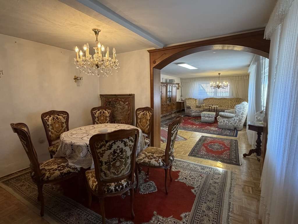 Immobilie in Nidderau - Haus mit Geschichte –  Juwel im Ortskern mit großer, sonniger Dachterrasse - Bild 1