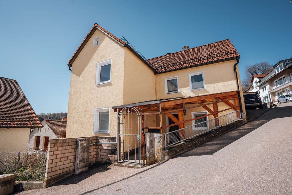 Immobilie in Beratzhausen - Einfamilienhaus mit Garten zur individuellen Gestaltung! - Bild 0