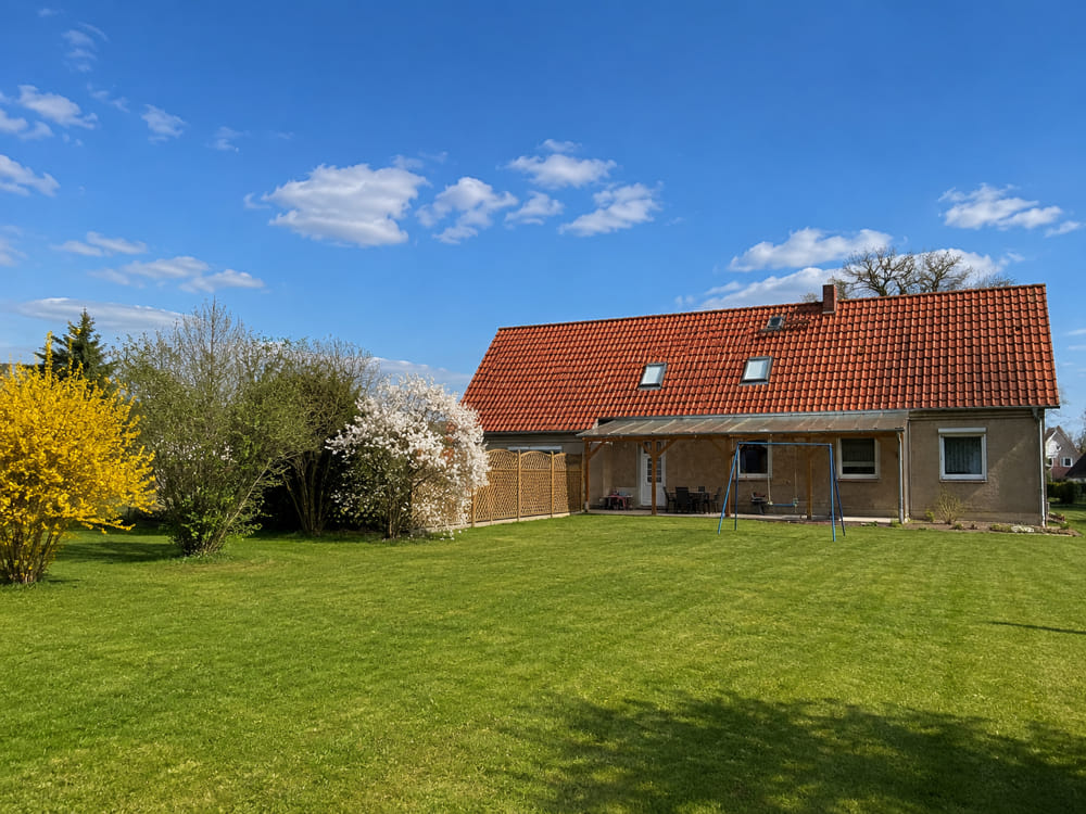 Immobilie in Crivitz - Charaktervolles Einfamilienhaus mit großem Grundstück, massives Nebengebäude und 2 Garagen - Bild 2