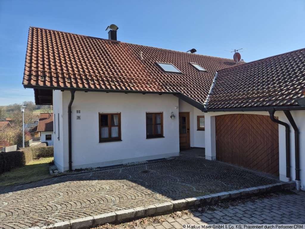 Immobilie in Sankt Wolfgang - Charmantes Einfamilienhaus mit Einliegerwohnung, Garage und großzügigem Grundstück - Bild 4