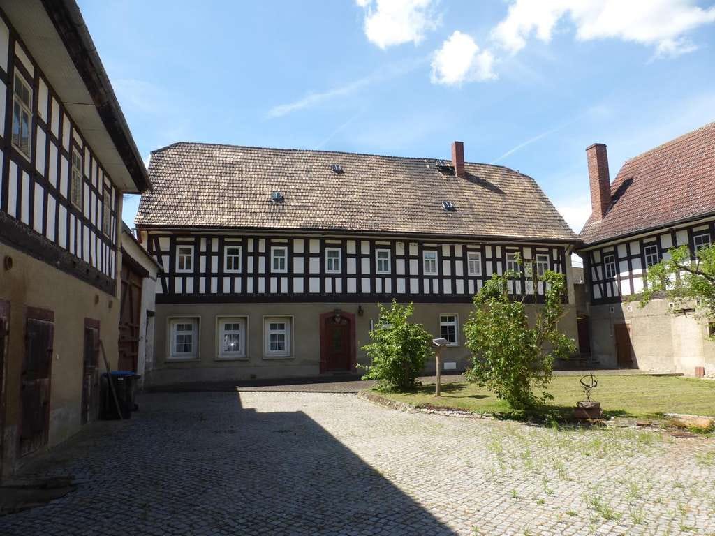 Immobilie in Nobitz - Denkmalgeschütztes historisches Bauerngehöft mit Scheune, Stallgebäude und ca. 1 ha Land in Nobitz - Bild 4