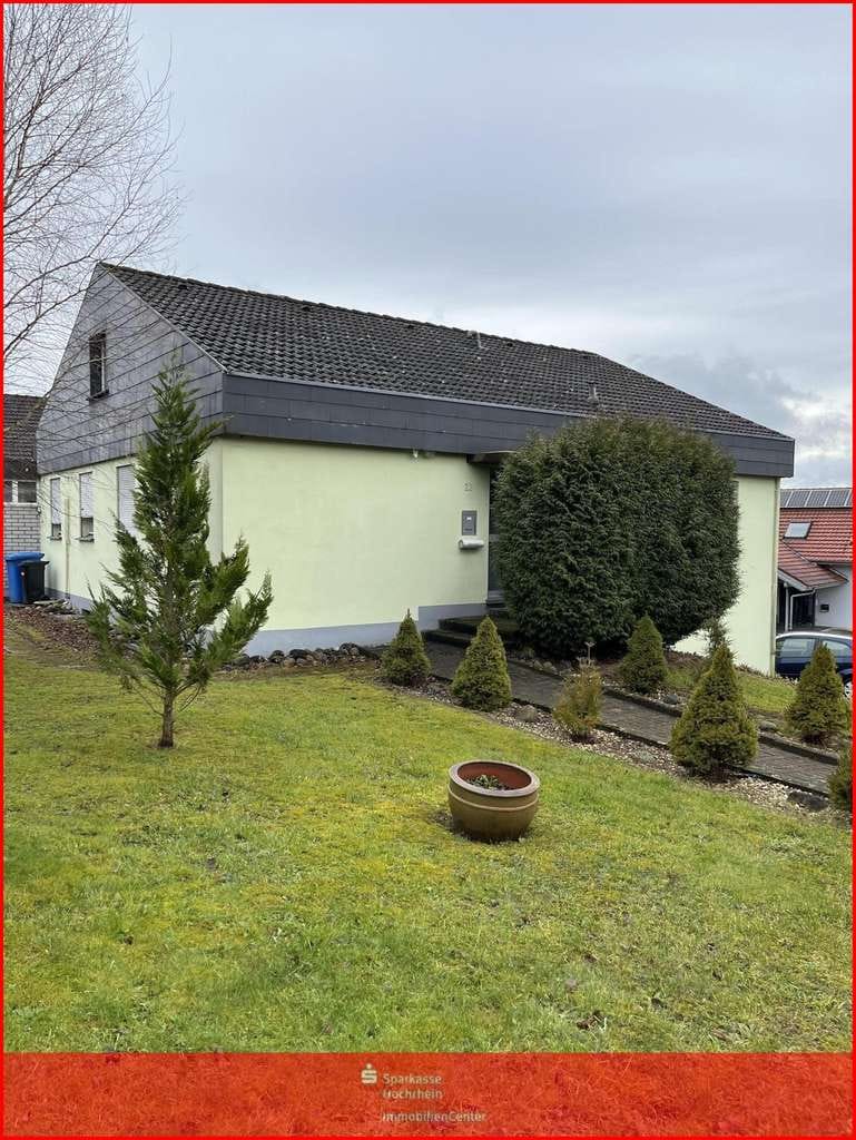Immobilie in Dettighofen - Zweifamilienhaus in Dettighofen - Ideal für Familien und Investoren - ca. 950 m² Grundstücksfläche!  - Bild 0