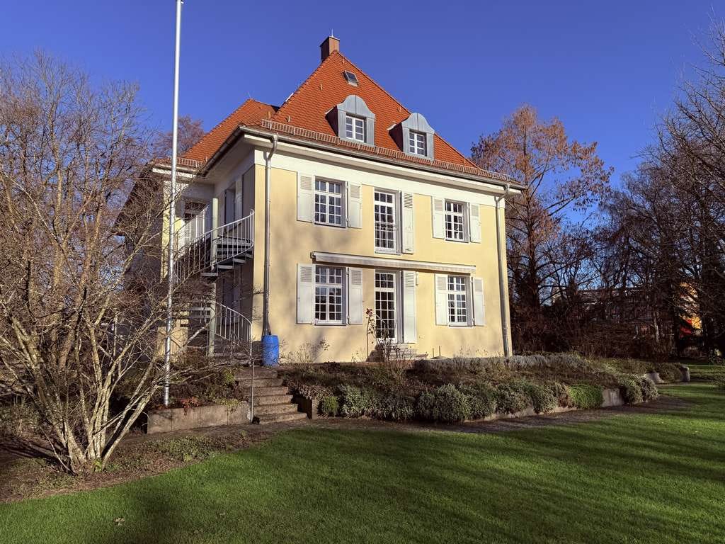 Immobilie in Baienfurt - Historisches Luxus-Anwesen mit 15,5 Zimmern, großem Garten und exklusiven Annehmlichkeiten im Schuss - Bild 0