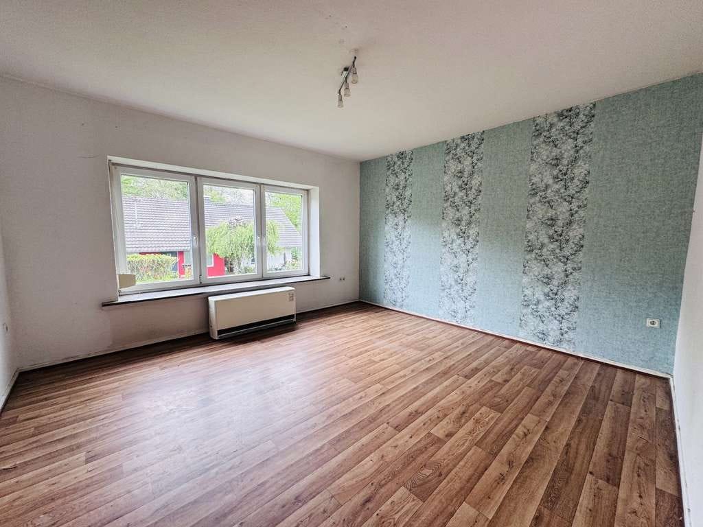 Immobilie in Rettersen - Ihr Haus im Grünen: Charmantes Einfamilienhaus mit großem Garten und viel Potenzial! - Bild 2
