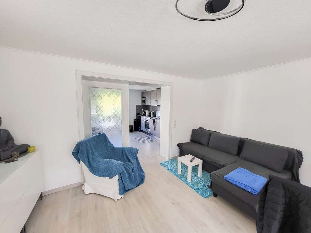 Immobilie in Ehlscheid - Großzügiges Wohnhaus mit renovierter Einliegerwohnung,  Doppelgarage und gepflegtem Garten! - Bild 4