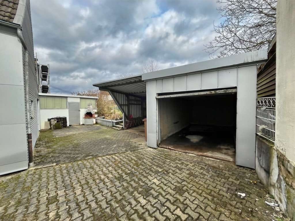 Immobilie in Ransbach-Baumbach - Solides Wohnhaus mit Nebengebäuden in gefragter Lage von Ransbach-Baumbach! - Bild 3