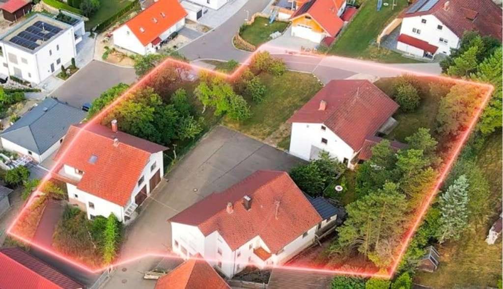 Immobilie in Schwenningen - Für Macher & Mehrgenerationen – Raumwunder mit Potenzial - Bild 0