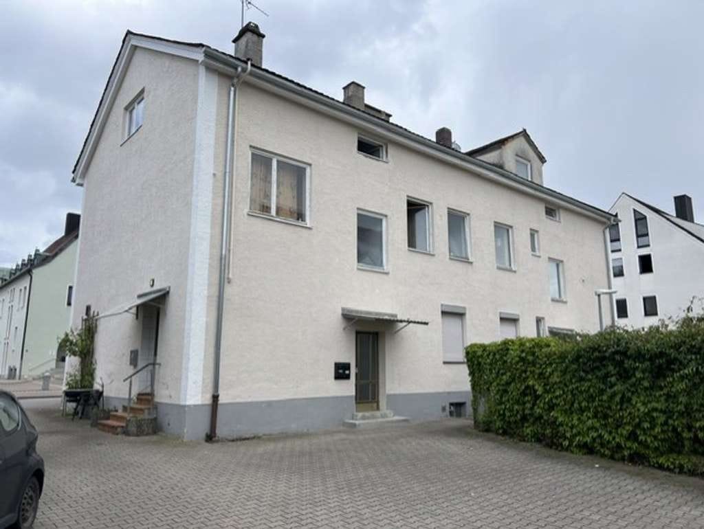 Immobilie in Aichach - Wohn und Geschäftshaus in Top Lage , 4 Einheiten mit 5 Stellplätzen - Bild 2