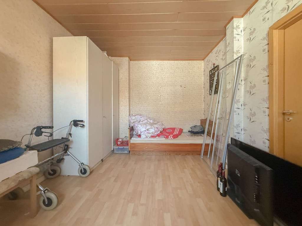 Immobilie in Wehrheim - Wohn- und Geschäftshaus zum entwickeln - Sanierungsbedürftig - Bild 4