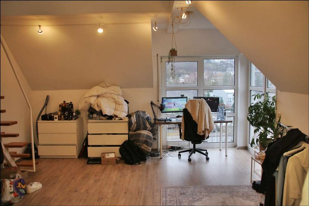 Immobilie in Höhr-Grenzhausen - Maisonette-Wohnung mit Balkon und Dachterrasse - Bild 1