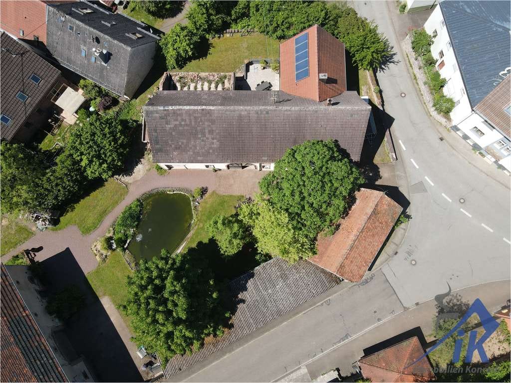 Immobilie in Großbundenbach - IK | Großbundenbach: Attraktives, denkmalgeschütztes Wohnhaus mit Scheune und Bauplatz - Bild 2