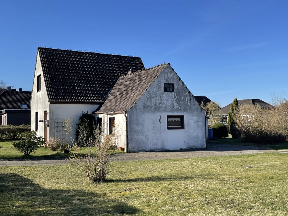 Immobilie in Schortens - Kleines Haus - großes Grundstück - Bild 1