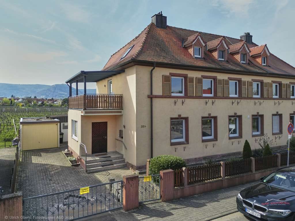 Immobilie in Edenkoben - Solide Haushälfte mit Gärtchen und Garage in Ortsrandlage! - Bild 0
