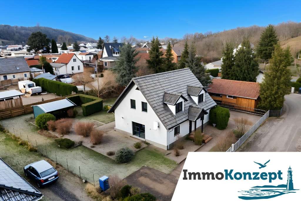 Immobilie in Loissin - Strandnahes Einfamilienhaus mit ELW, ca. 135m² Wfl., 844m² Grundstück mit großer Terrasse und Garten - Bild 0