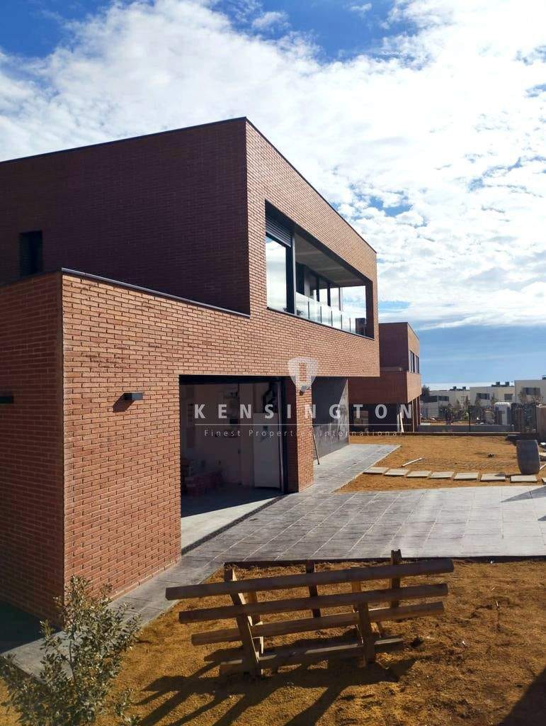 Immobilie in Schönheide - Newly built house with pool and garden in Mataró - Bild 1