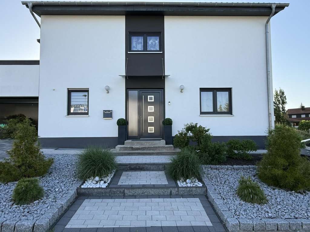 Immobilie in Rot am See - Modernes Einfamilienhaus mit Einliegerwohnung - Bild 0