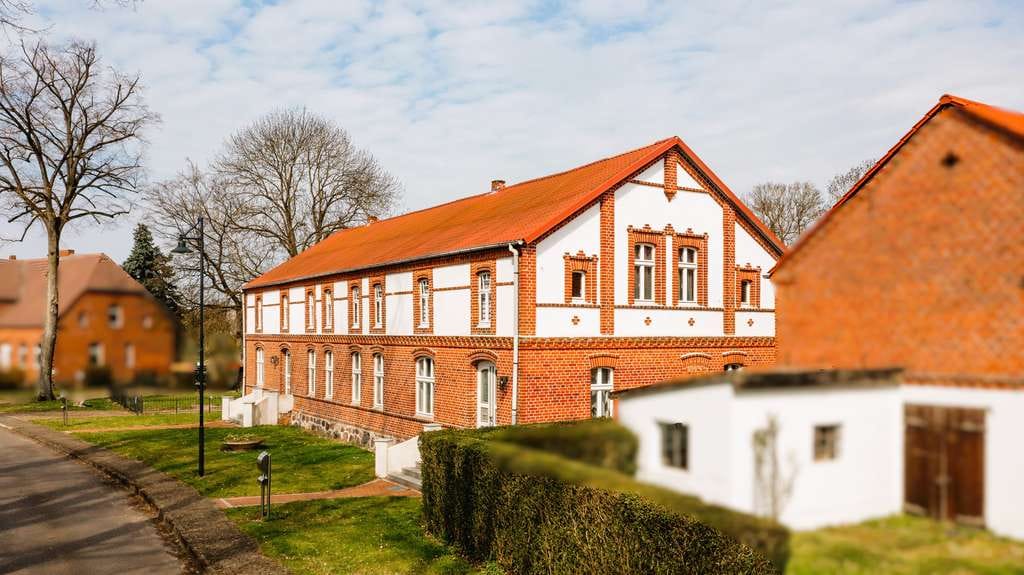 Immobilie in Ziegendorf - Einfamilienhaus mit Einliegerwohnung in zentraler Lage in Plau am See - Bild 1