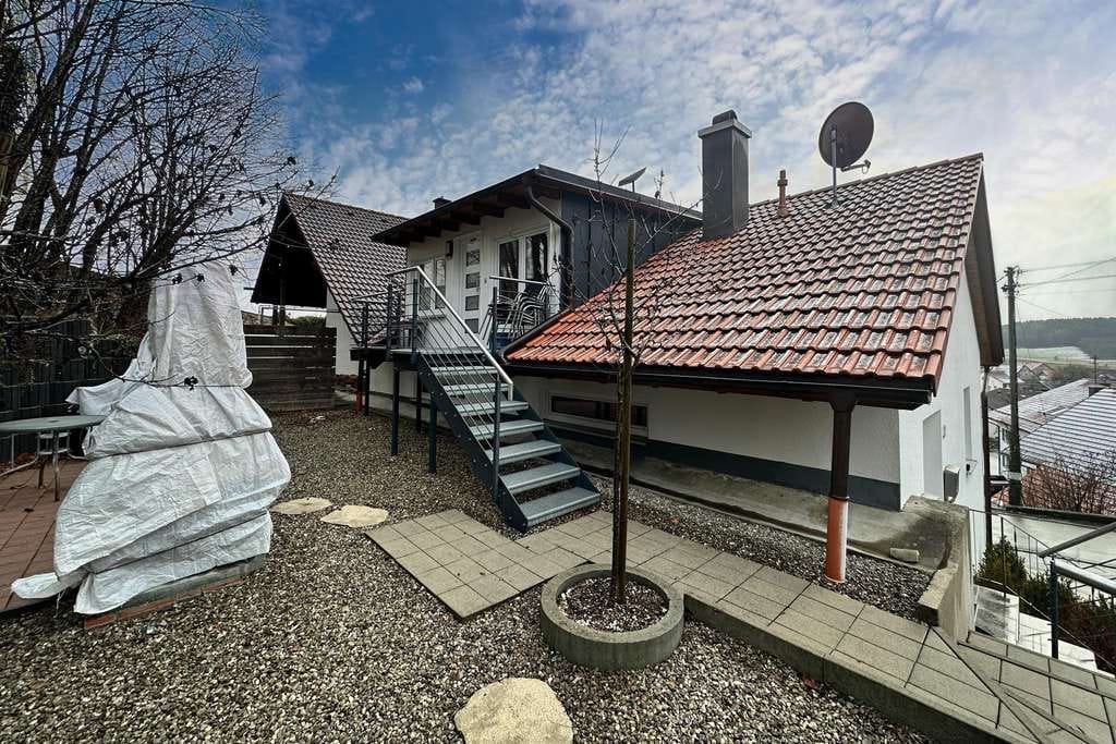 Immobilie in Denklingen - Idyllisches Zuhause mit Einliegerwohnung - Bild 2