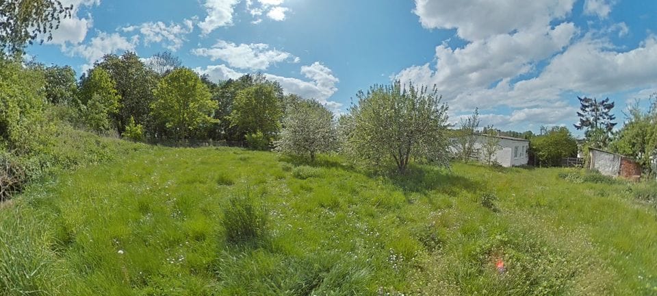 Immobilie in Hohen Sprenz - Bauland / Grundstück zw. 2 Seen, mit sanierungsb. Haus + Nebengelass im Landkreis Rostock - Bild 0