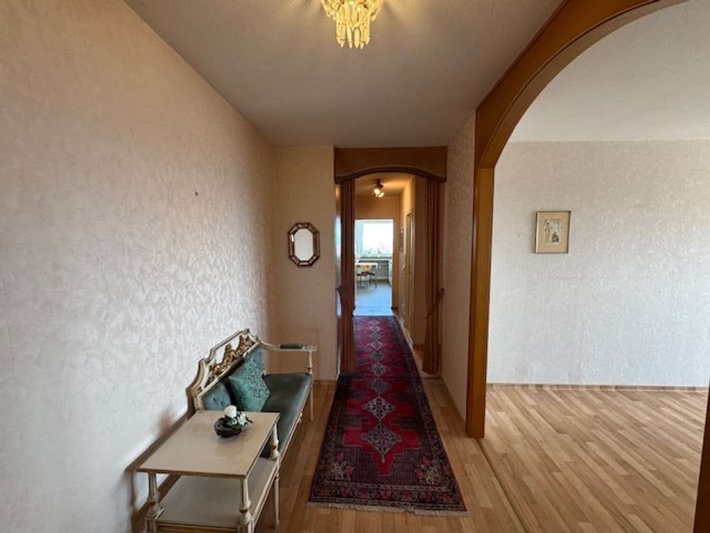 Immobilie in Lampertheim - Panorama inklusive: Helle 4-Zimmer-Wohnung mit Balkon und Weitsicht - Bild 1