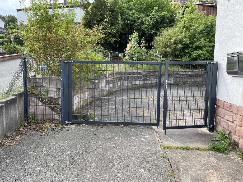 Immobilie in Weilerbach - Platz für Ihre Ideen: Sanierungsbedürftige Doppelhaushälfte in Weilerbach - Bild 2