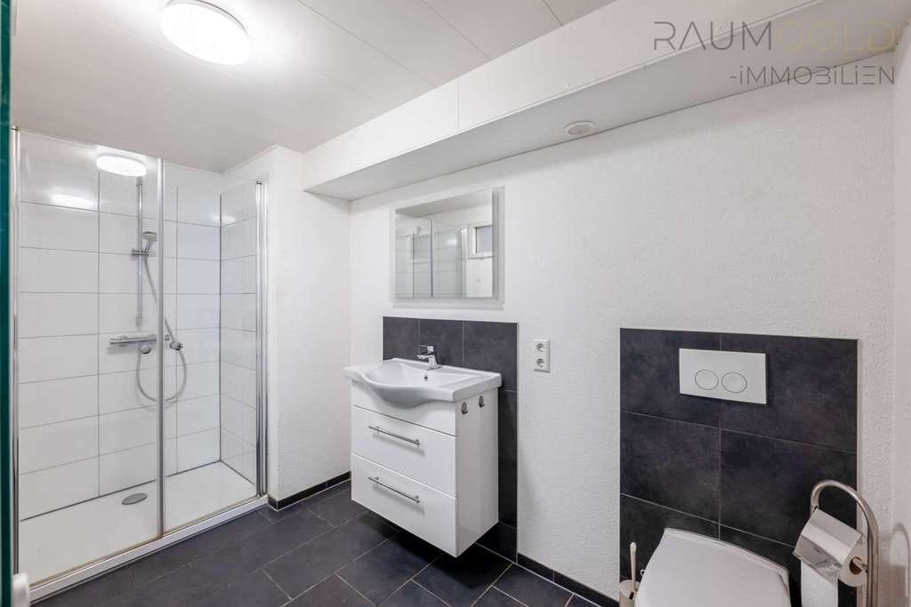 Immobilie in Hausen im Wiesental - Gepflegte 2 Zimmer Souterrainwohnung mit vielseitigem Nutzungspotenzial in Hausen im Wiesental - Bild 2