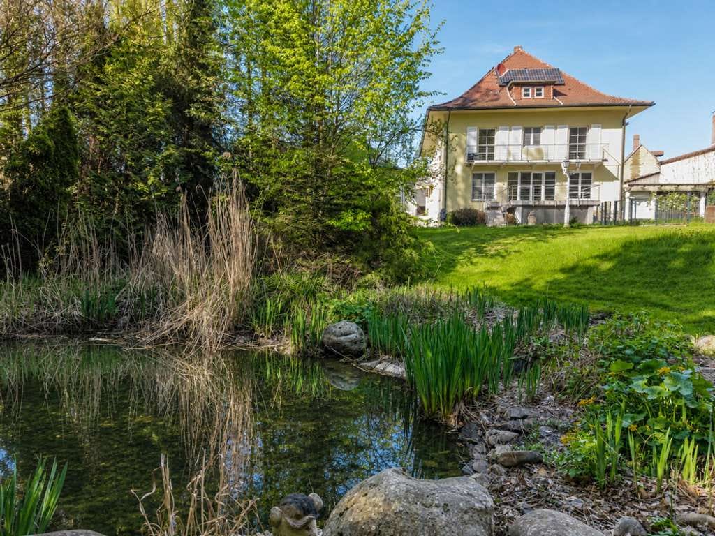 Immobilie in Weitramsdorf - Liebevoll sanierte Villa mit idyllischem Garten in Weitramsdorf bei Coburg - Bild 0