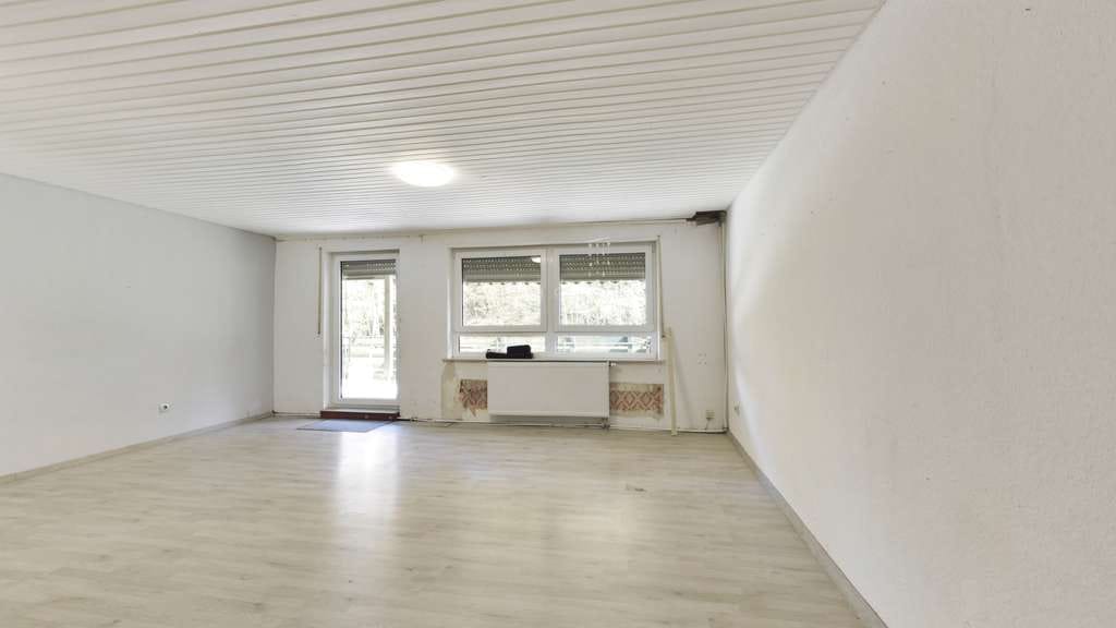 Immobilie in Rodalben - Ein Haus – viele Möglichkeiten: Freistehendes Ein-/Zweifamilienhaus mit zwei Garagen in Rodalben - Bild 3