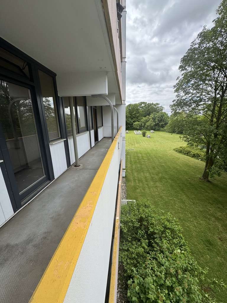 Immobilie in Erftstadt - Großzügige 2-Zimmer-Wohnung mit Balkon und Tiefgaragenstellplatz– für Eigennutzer und Kapitalanleger - Bild 1