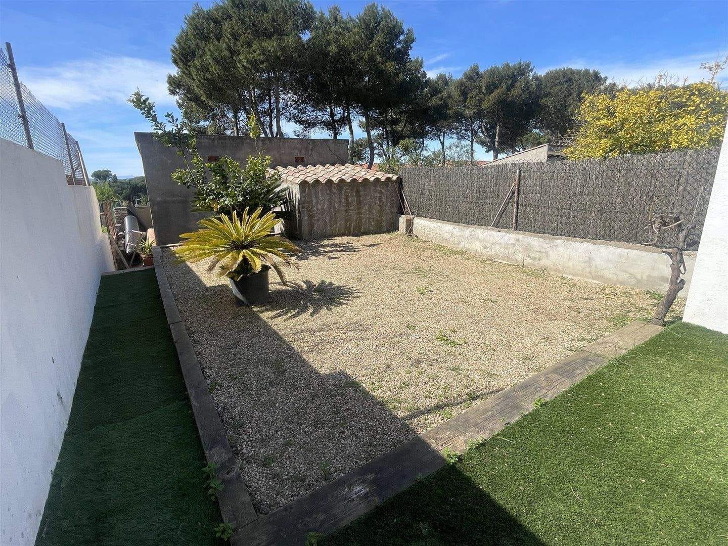 Immobilie in Wesenberg - Eigentum mit Großzügigem Garten und Garage in Begur mit Blick auf die Burg - Bild 1