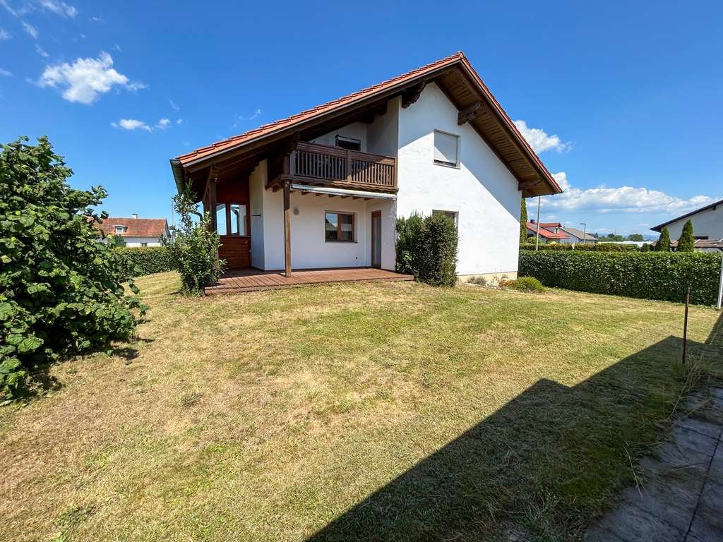 Immobilie in Parkstetten - Großzügiges Zweifamilienhaus mit 812 m² Grundstück – viel Platz, großer Garten, viele Möglichkeiten - Bild 3
