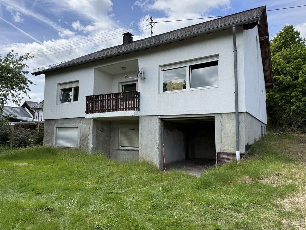Immobilie in Ditscheid - Erwecken Sie dieses sanierungsbedürftige Einfamilienwohnhaus in der Gemarkung Ditscheid aus seinem D - Bild 0