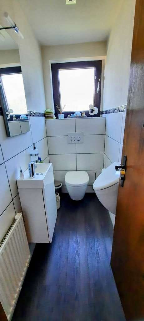 Immobilie in Großniedesheim - Einfamilienhaus mit 7 Zimmern und 230 m² Wohnfläche in Großniedesheim - Bild 0