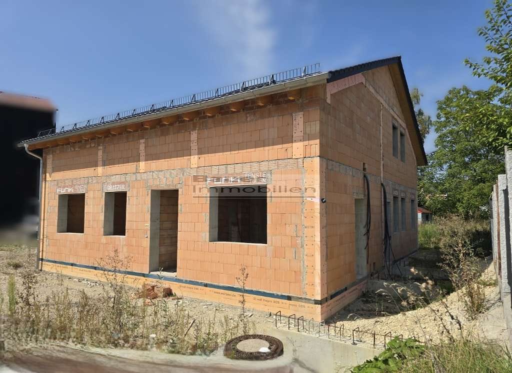 Immobilie in Gaimersheim - Mehrfamilienhaus mit Gewerbeeinheit in Gaimersheim zu verkaufen. - Bild 0