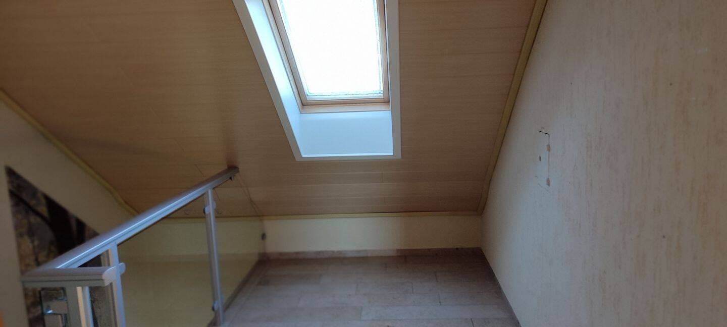 Immobilie in Großhabersdorf - Geräumiges Haus mit 3 Wohnungen und Doppelgarage - Bild 2