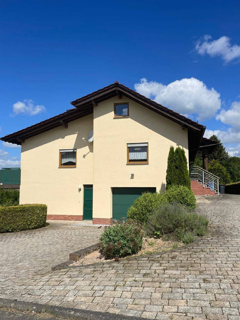 Immobilie in Battenberg - Großzügiges Wohnhaus in Battenberg-Dodenau - Bild 2