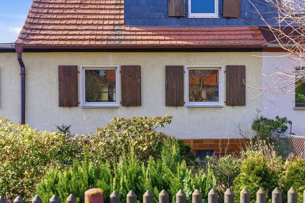 Immobilie in Niederau - Einfamilienhaus / Doppelhaushälfte mit großem Grundstück in idyllischer Lage von Weinböhla! - Bild 1