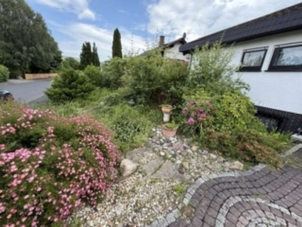 Immobilie in Reinhardshagen - Dieser Bungalow kann Ihr neues zu Hause sein - Bild 2