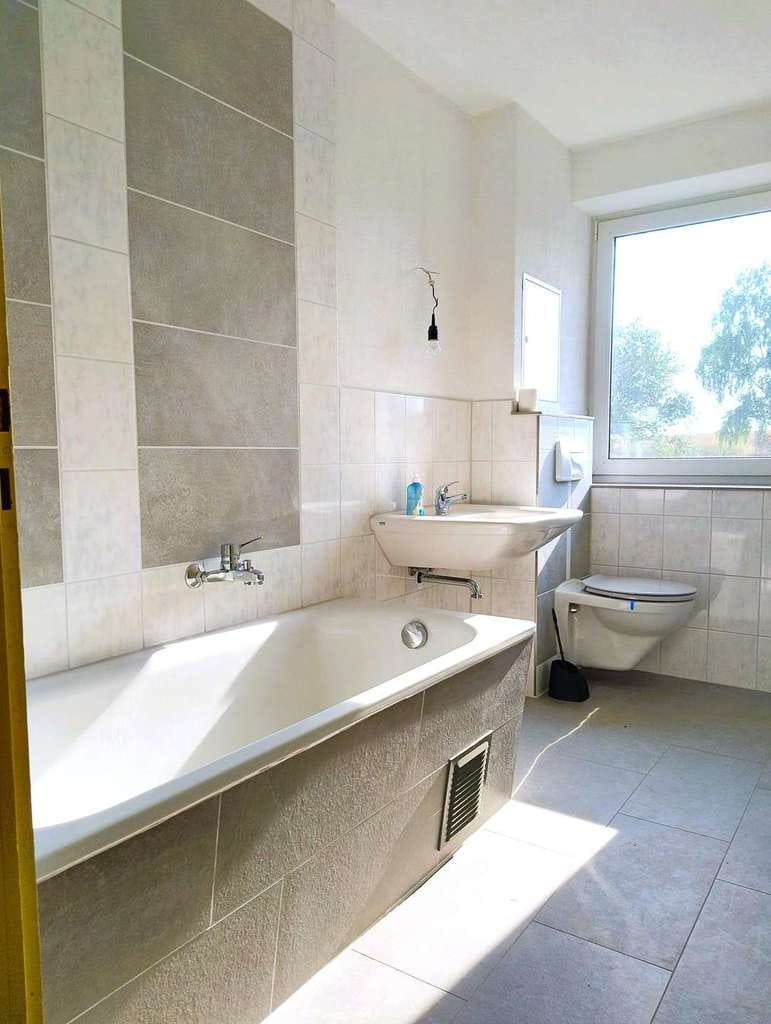 Immobilie in Glashütte - Investieren, wo andere Urlaub machen - teil-modernisierte 2-Raum-Wohnung mit Gestaltungspotenzial - Bild 3