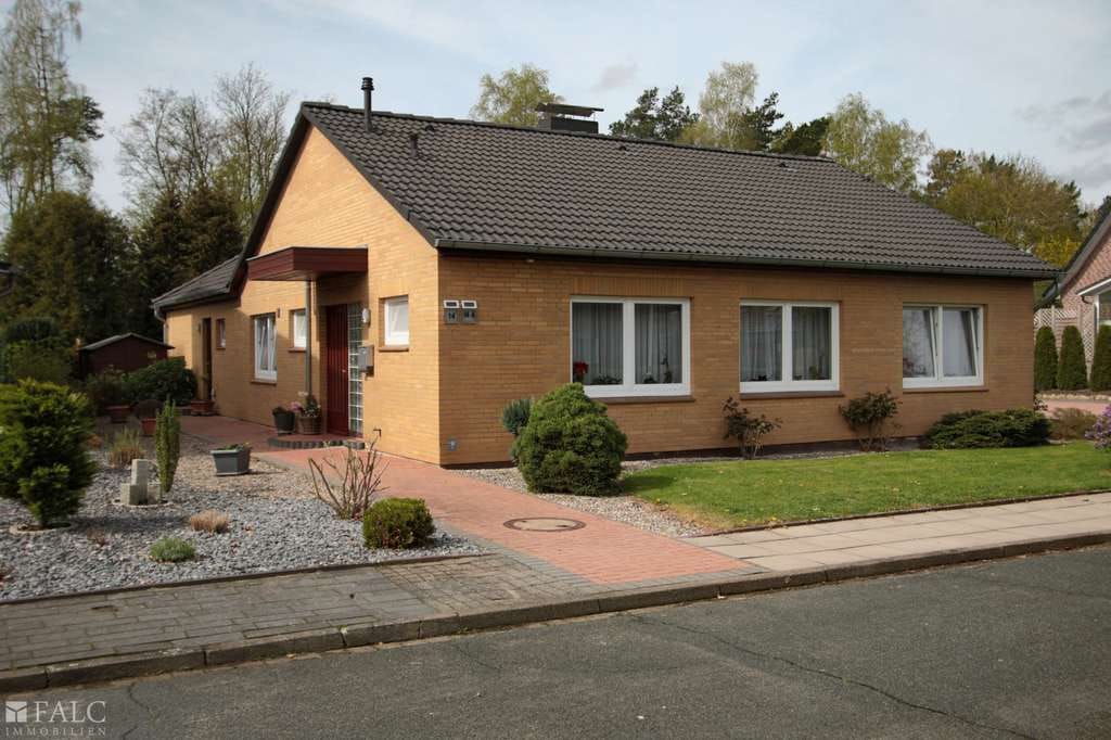 Immobilie in Schneverdingen - Tolles Haus mit flexibler Nutzung und großem Garten! - Bild 1